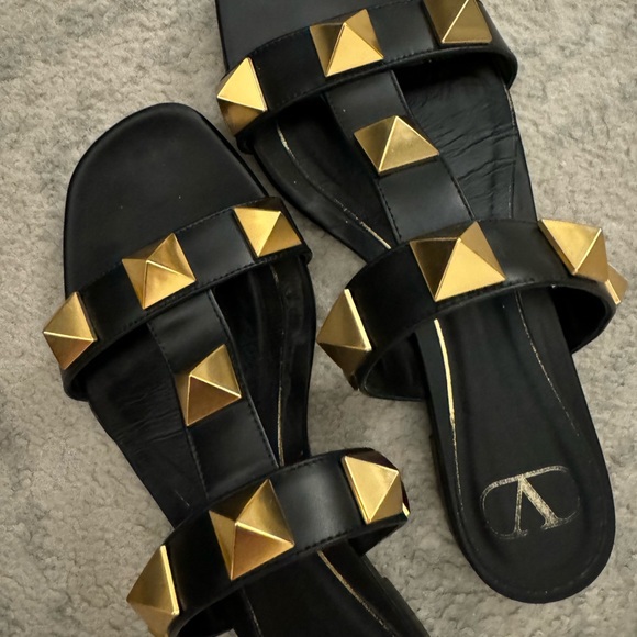 Valentino Garavani Shoes - VALENTINO FLAT ROMAN STUD CALFSKIN SLIDE SANDAL 38